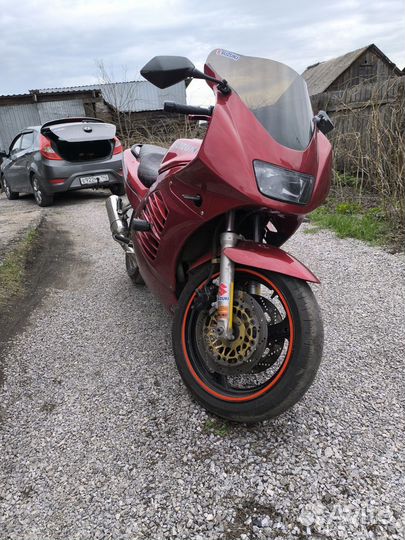 Suzuki RF400