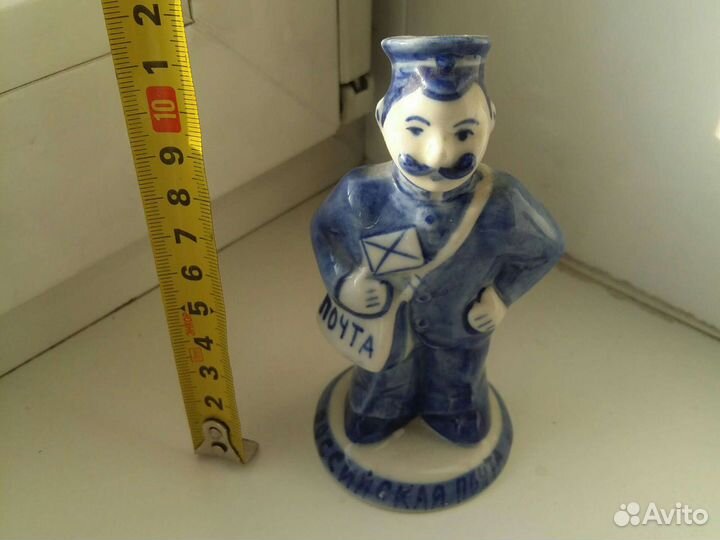 Статуэтка / Почтальон / Фарфор / Гжель