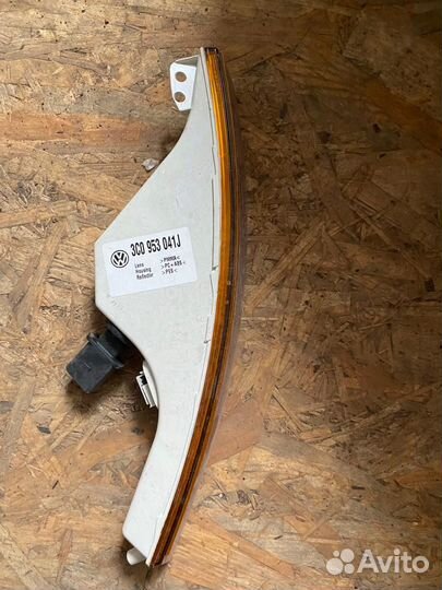 Фонарь указателя поворота LH VW Passat B6