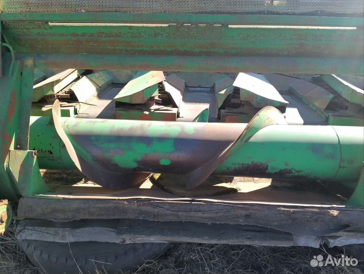 Жатка для уборки подсолнечника