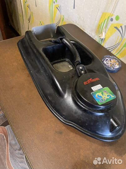 Прикормочный кораблик с эхолотом