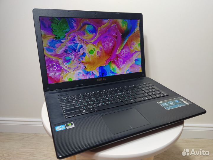 Огромный Asus 17.3