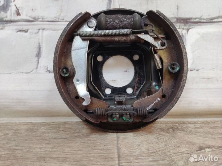 Щит опорный задний правый Nexia Нексия