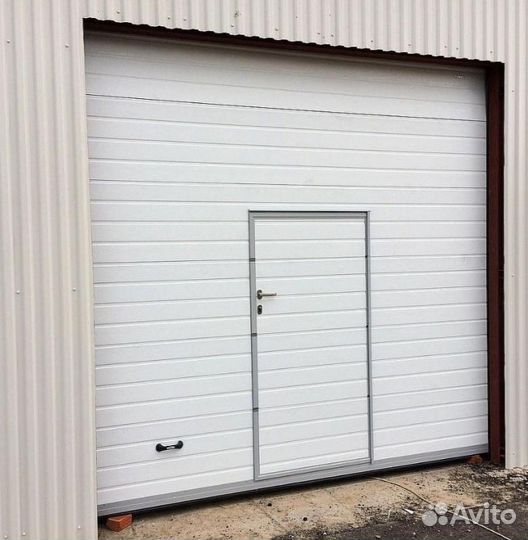 Автоматическиесекционные ворота DoorHan / 2,3х2,2