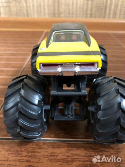 Машинка Hot Wheels Monster Trucks оригинальная