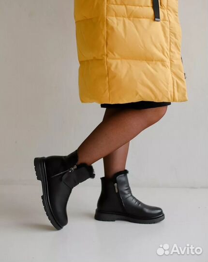 Продам новые зимние женские ботинки baden