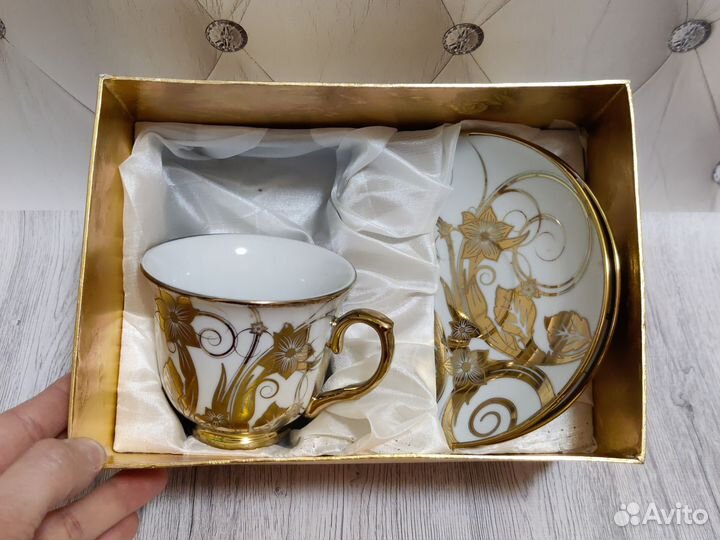 Чашка с блюдцем золотые