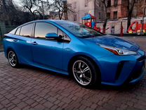 Toyota Prius 1.8 CVT, 2019, 75 000 км, с пробегом, цена 2 200 000 руб.