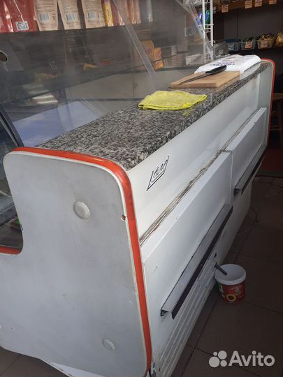 Продам кондитерскую витрину