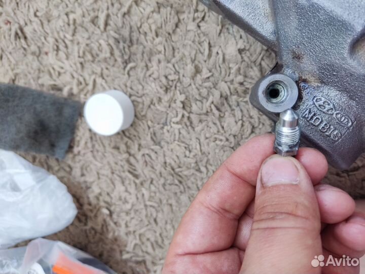 Суппорта передние 58180M6A00