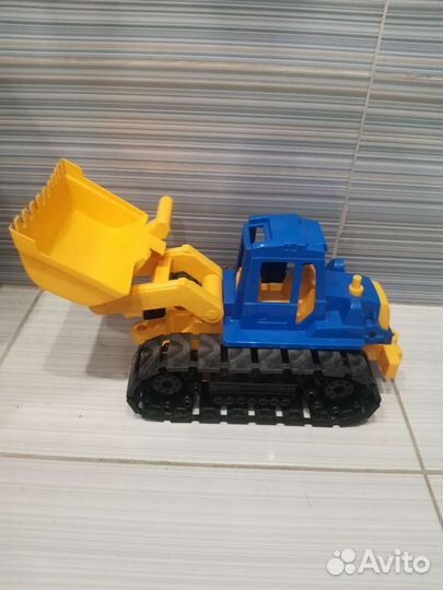 Трактор детский