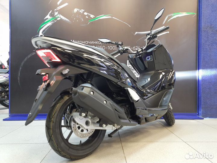 Скутер Vento PCX 200