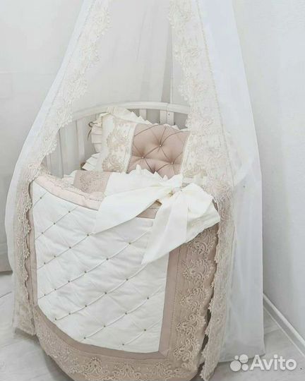 Комплект на выписку и в кроватку