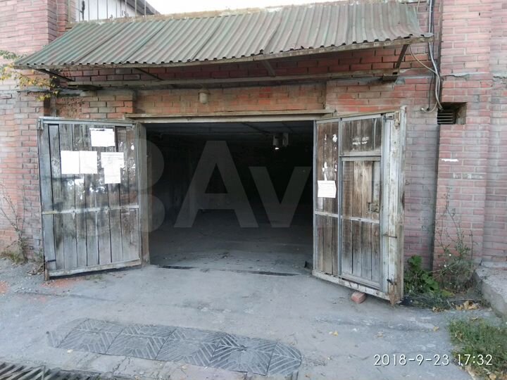 Гараж, > 30 м²