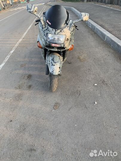 Kawasaki ZZR1100D