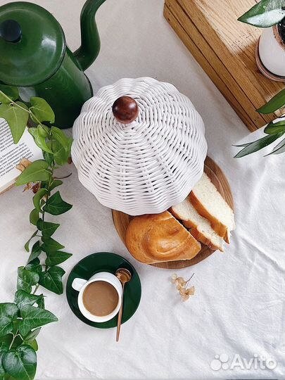 Хлебница Доска дубовая с плетеной крышкой. Клош