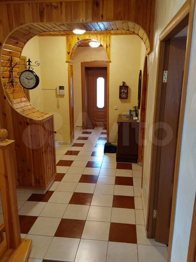 Дом 190 м² на участке 8 сот.