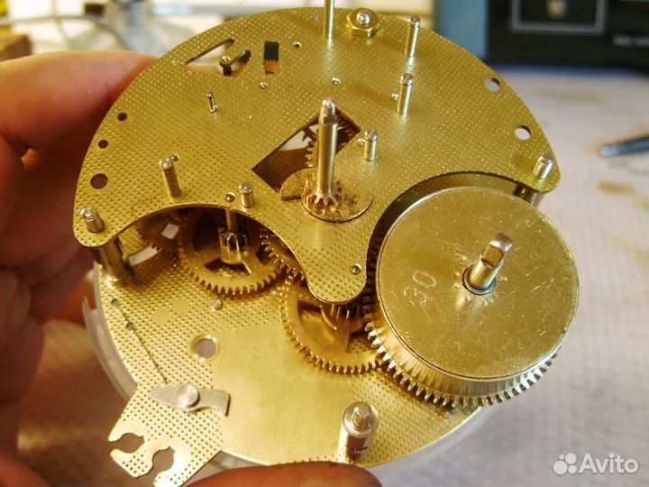 Часовщик, ремонт всех видов часов за 1 день