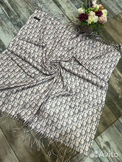 Кашемировый платок Dior разные оттенки