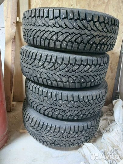 Pirelli Formula Ice 215/65 R16