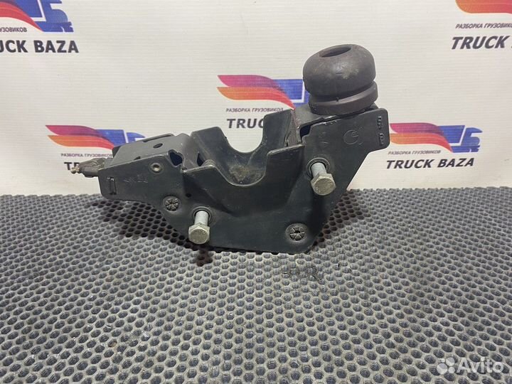 1810345 Замок кабины