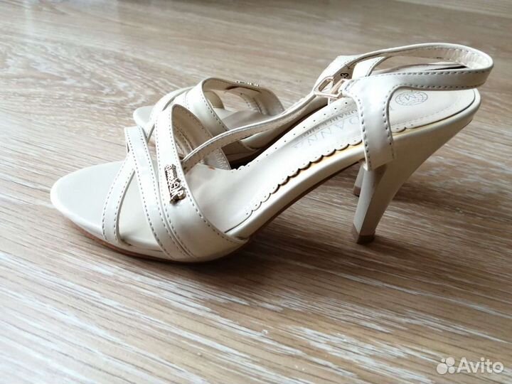 Босоножки женские 35 размер