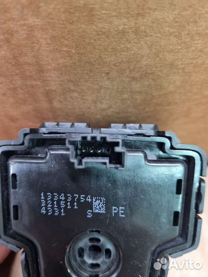 Переключатель мультимедиа Opel Insignia