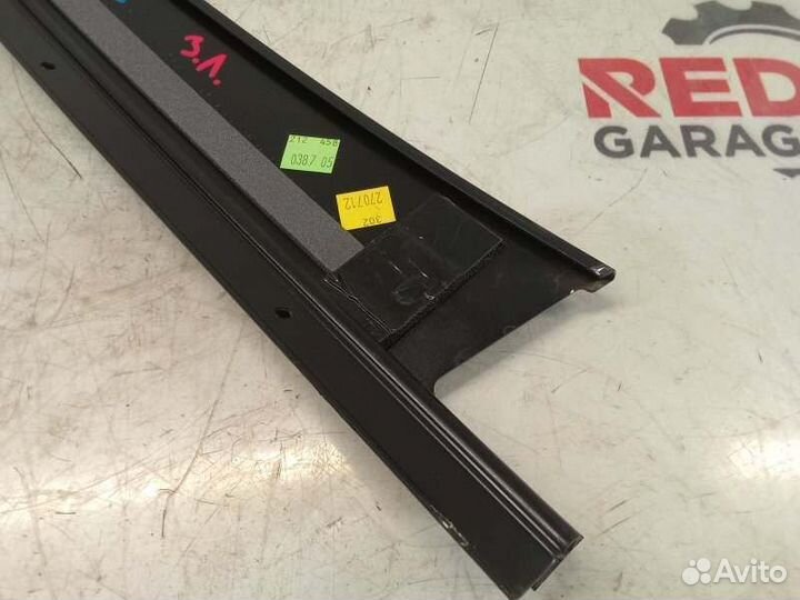 Накладка двери задняя левая Mercedes-Benz E-Class