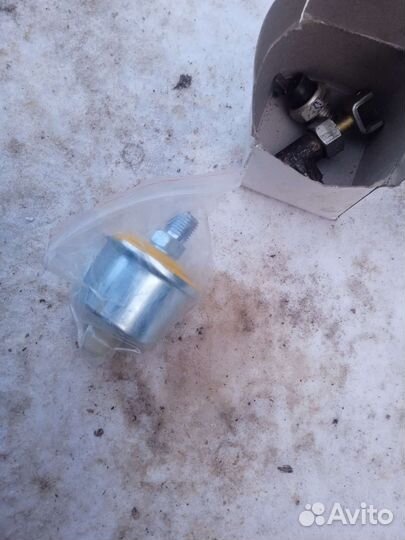 Датчик давления масла 12-24v