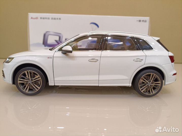 Audi Q5 II (2016-2020г) 1:18 Белый