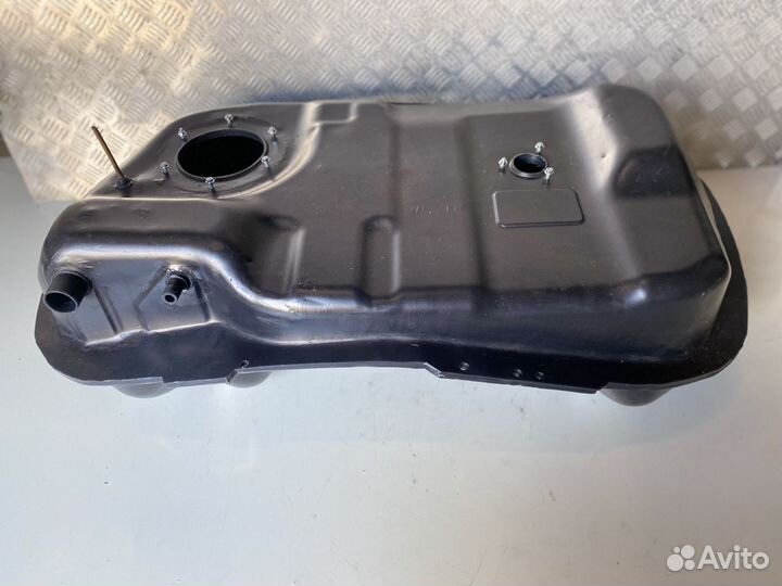 Топливный бак mitsubishi outlander XL 4wd