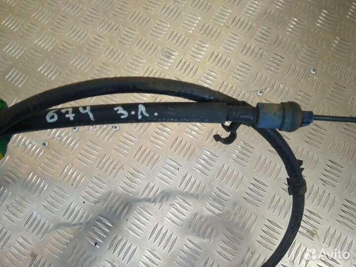 Трос стояночного тормоза Renault Sandero 2009 2014