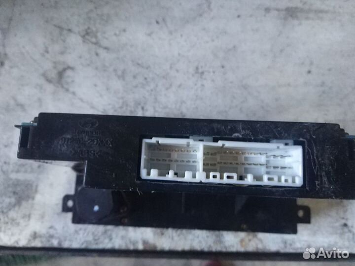 Блок управления отопителем Hyundai Elantra III