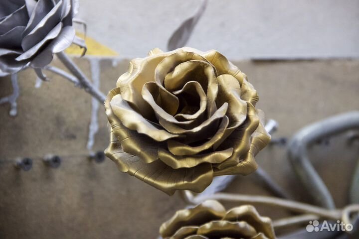 Розы кованые из железа