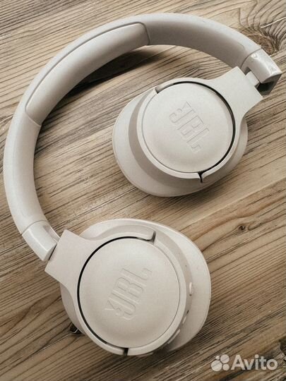 Беспроводные наушники JBL Tune 720bt