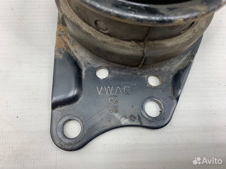 Опора двигателя правая Volkswagen Polo 5 cbzc 2013