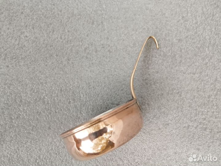 Старинный медный ковш