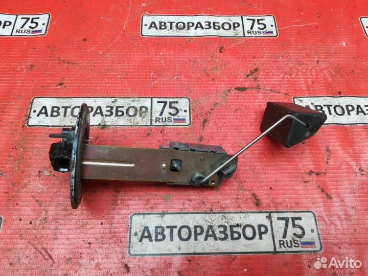 Датчик уровня топлива Toyota Caldina AZT246W