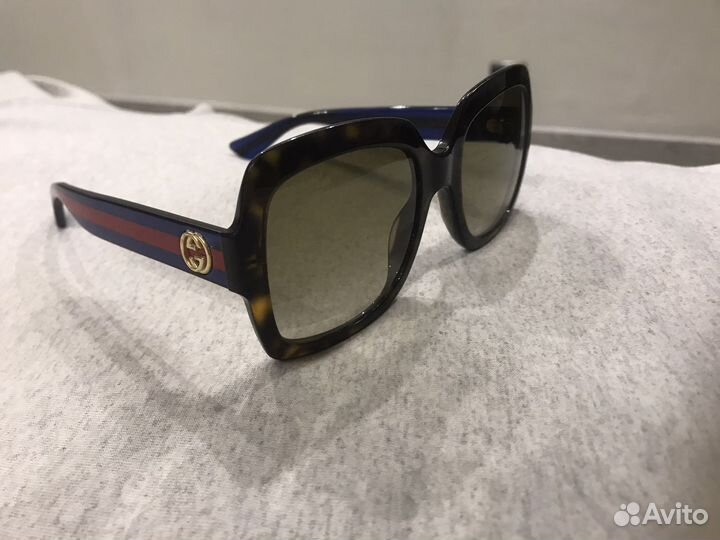 Солнечные очки gucci