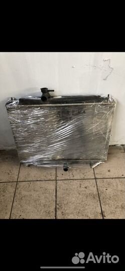 Радиатор основной Nissan serena c25