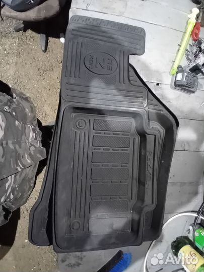 Автомобильные коврики vesta