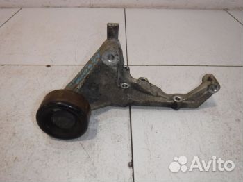 Кронштейн двигателя