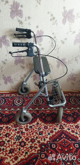 Ходунки для взрослых с колесами