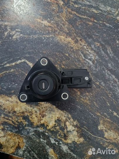 Замок багажника на renault duster