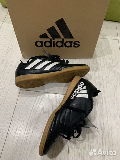 Кроссовки adidas