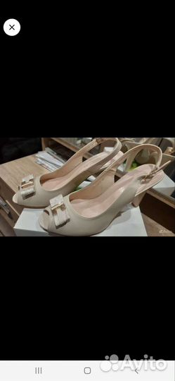 Женские босоножки р40