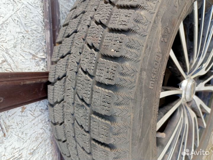 Toyo Observe GSi-5 225/60 R17 99Q