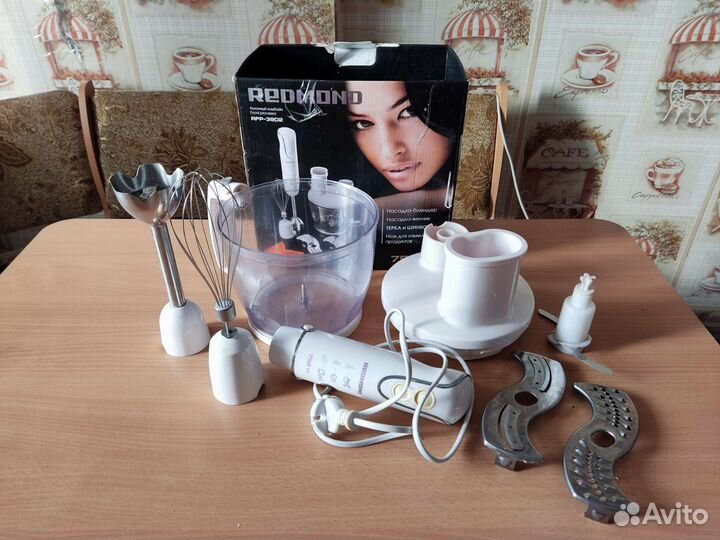 Блендер redmond RFP-3902 рабочий на запчасти