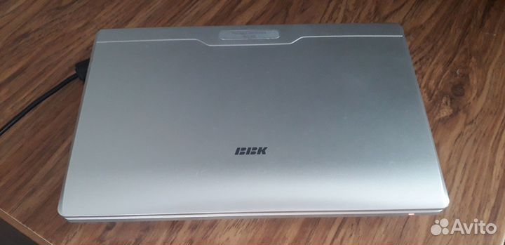 Портативный видеопроигрыватель