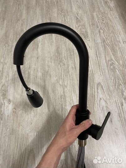 Смеситель для кухни черный